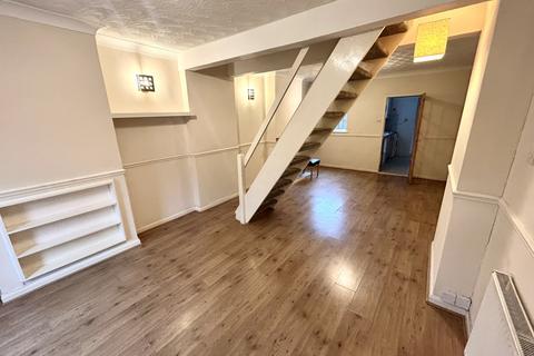 3 bedroom terraced house to rent, Coronation Road, Ipswich IP4