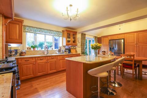 5 bedroom detached house for sale, Samwell Way, Northampton NN4