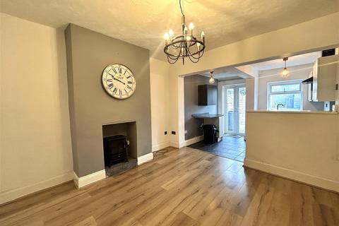2 bedroom end of terrace house for sale, Oxford Street, Syston, Leicester