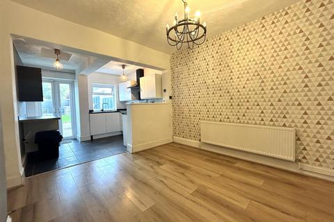 2 bedroom end of terrace house for sale, Oxford Street, Syston, Leicester