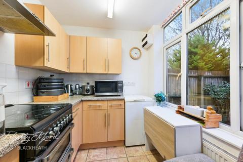 Felspar Close, Plumstead