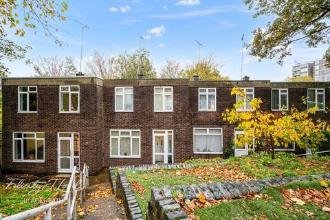 Felspar Close, Plumstead