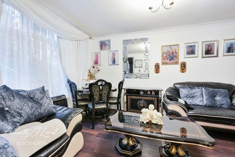 Felspar Close, Plumstead