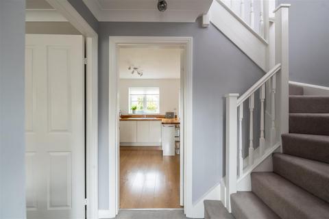 3 bedroom detached house for sale, Larksfield, Horley