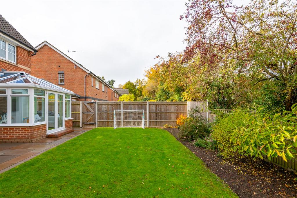 4 Larksfield externals-16.jpg