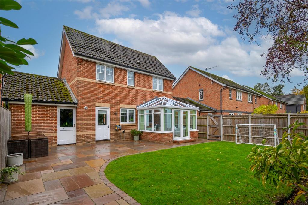4 Larksfield externals-8 sky.jpg