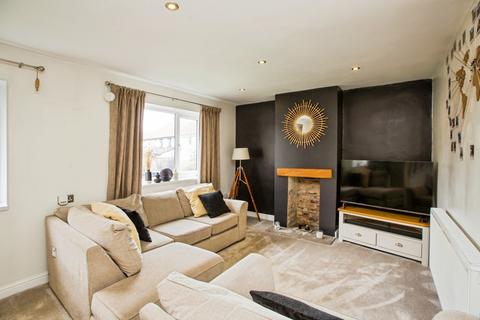 3 bedroom semi-detached house for sale, Highmoor Crescent, West Yorkshire HD6
