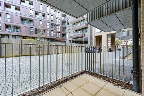 Flat 9, 28a Thomas Road, London, E14 7UT