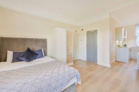 Studio to rent, Vincent Square, Westminster, London, SW1P