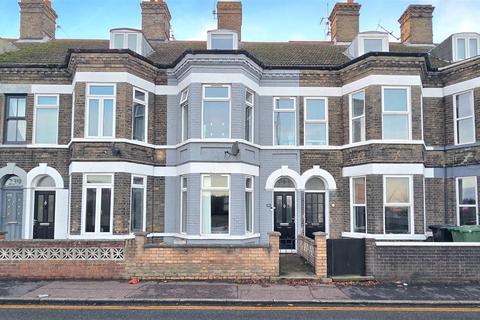 4 bedroom terraced house for sale, High Street, Gorleston