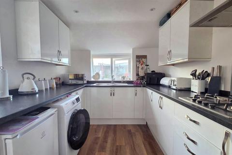 4 bedroom terraced house for sale, High Street, Gorleston