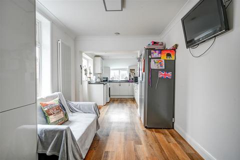 4 bedroom terraced house for sale, High Street, Gorleston