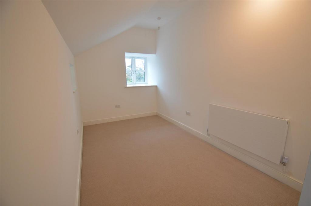 Bedroom 3 .JPG