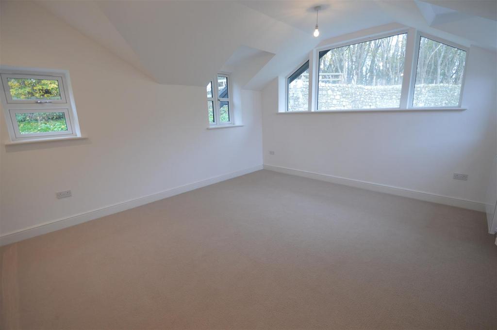 Bedroom 1.JPG