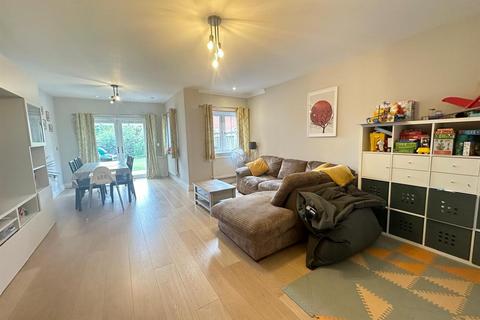 undefined, Trenchard Close, Hersham, Walton-On-Thames