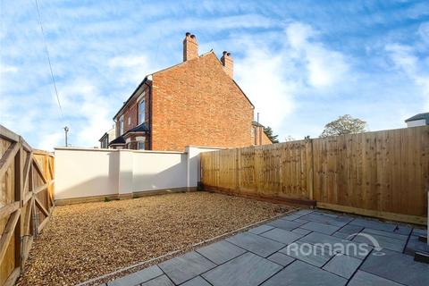 3 bedroom semi-detached house for sale, Osborne Road, Farnborough