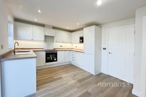 3 bedroom semi-detached house for sale, Osborne Road, Farnborough