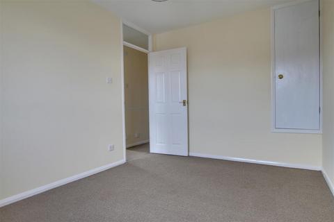 2 bedroom house to rent, Welland Close, St. Ives