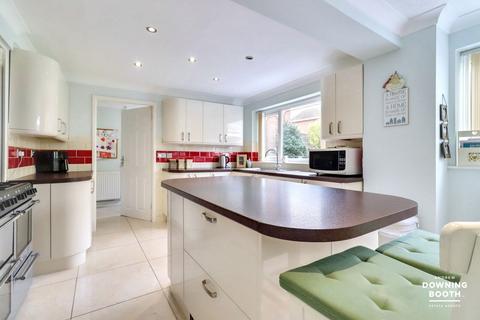 4 bedroom detached house for sale, Fallowfield Road, Walsall WS5