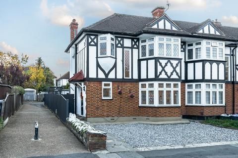 Cardinal Avenue, Morden SM4