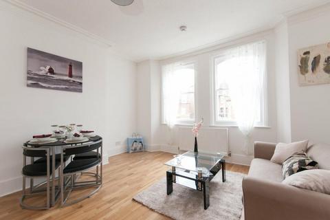 2 bedroom flat to rent, Cheriton Road, Folkestone CT20