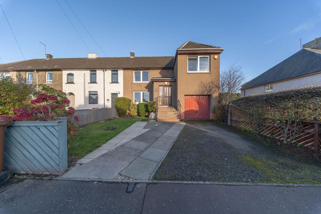 Front Garden & Approach