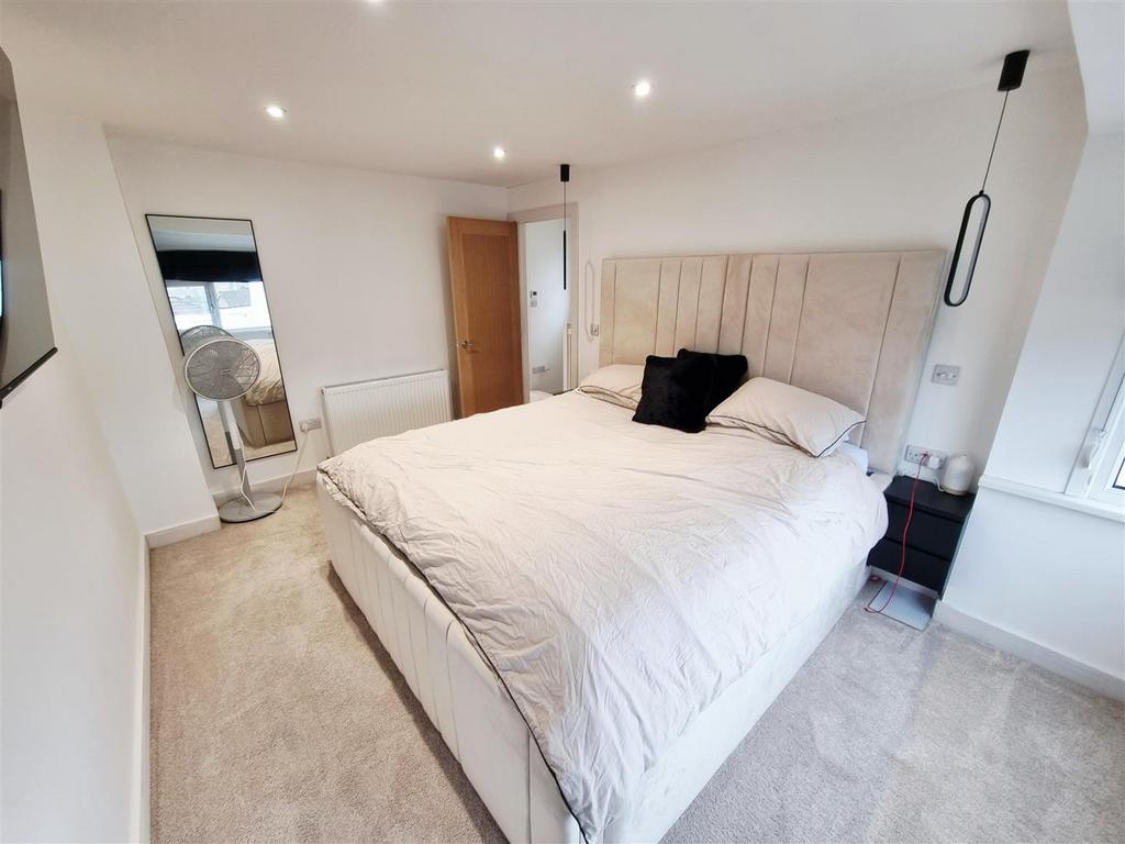 Bed 1.1.jpg