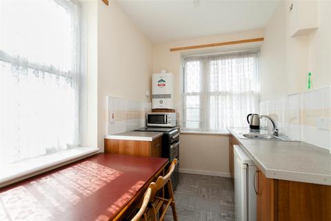 Studio to rent, Swinton House, Turin Street, London