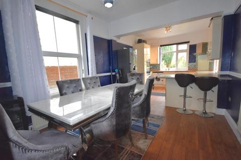 4 bedroom semi-detached house to rent, 28, Highwalls Avenue, Dinas Powys, Vale of Glamorgan, CF64 4AP