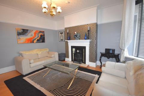 4 bedroom semi-detached house to rent, 28, Highwalls Avenue, Dinas Powys, Vale of Glamorgan, CF64 4AP