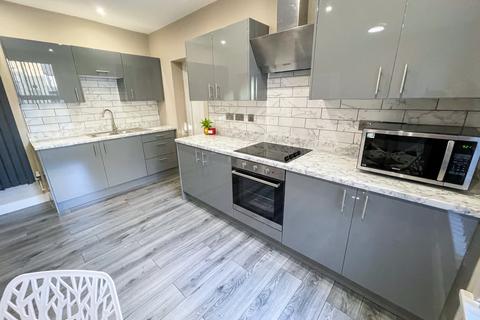 undefined, Edinburgh Road, L7 8RE,