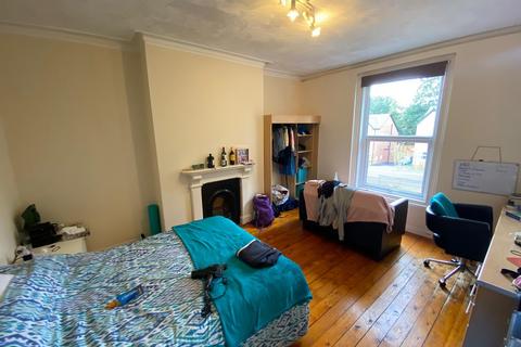 8 bedroom house to rent, Ash Grove, Leeds