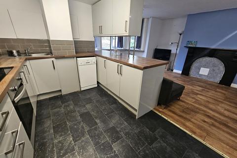 8 bedroom house to rent, Ash Grove, Leeds