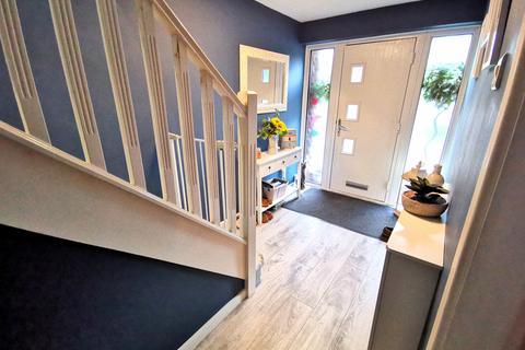 3 bedroom detached house for sale, Connaught Gardens, CM7