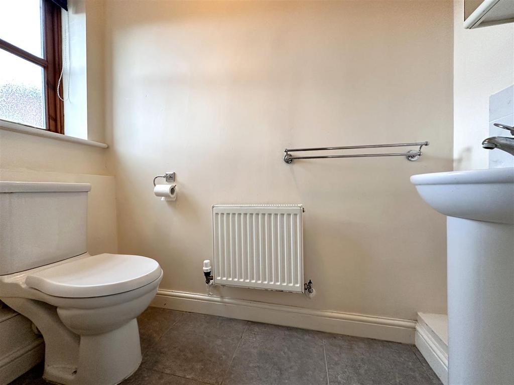 Cloakroom W.C. 182