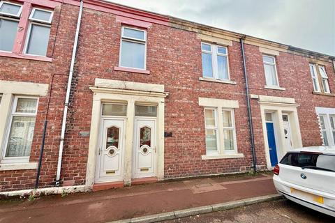 3 bedroom flat to rent, Ripon Street, Gateshead