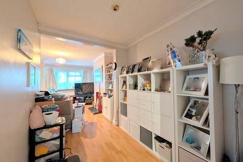 undefined, Kingston Avenue, Bedfont, TW14