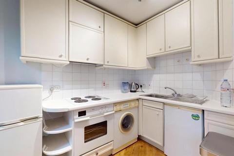 Studio to rent, Hyde Park Square, London W2