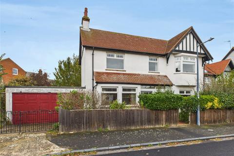 Rosebery Road, Felixstowe, Suffolk, IP11