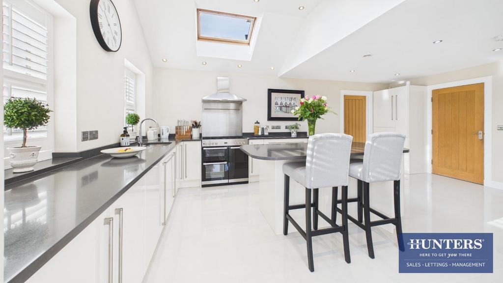 Kitchen/Living Area