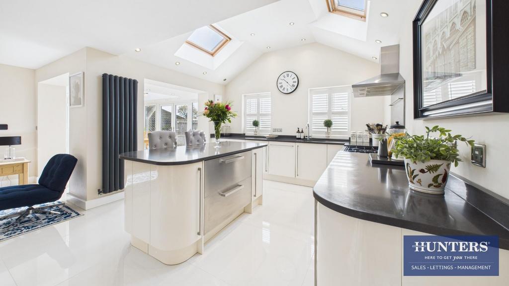 Kitchen/Living Area