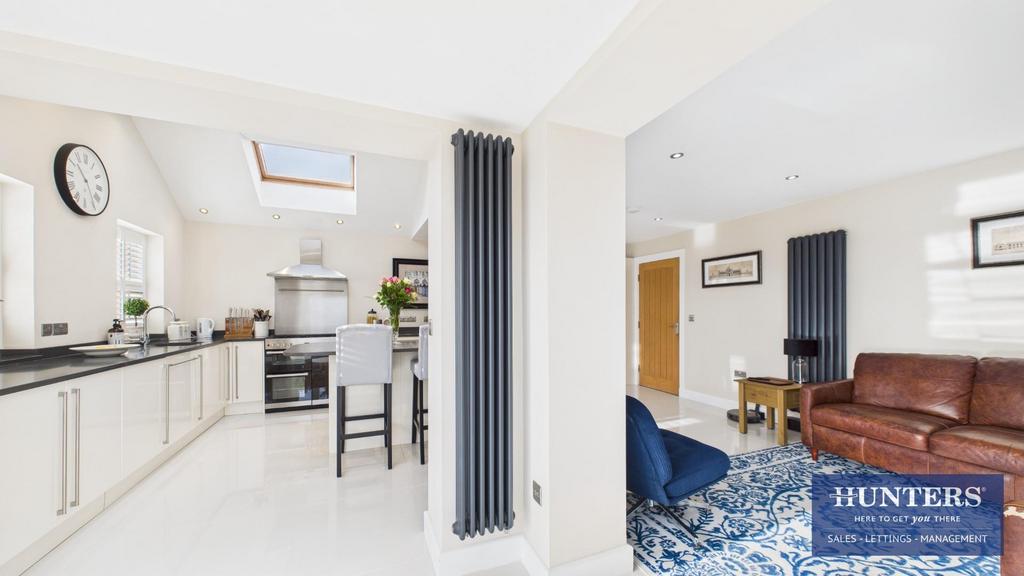 Kitchen/Living Area