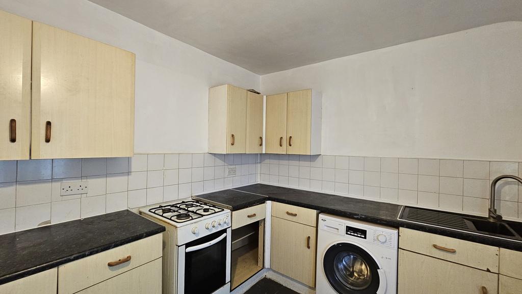 1 bed flat to rent Rugby Garden, Romford RM9