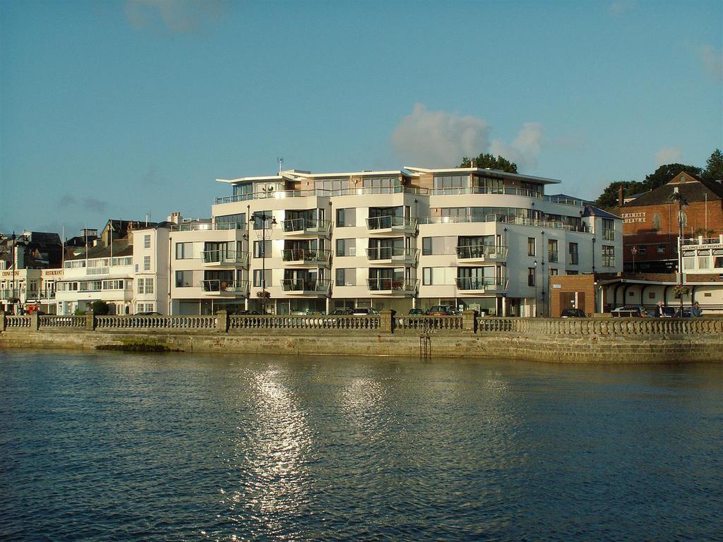 Apartment from the sea