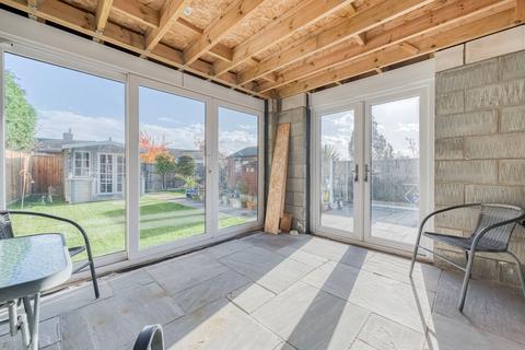 14 Brook Grove, Dereham, NR19 1EW