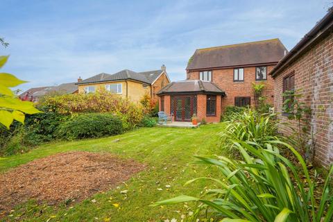 34 Larkhill, Wantage, OX12 8HA