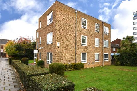 1 bedroom flat to rent, Garden Road London SE20