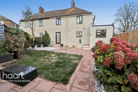 undefined, Hall Avenue, Aveley