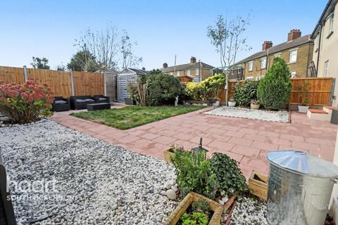 undefined, Hall Avenue, Aveley