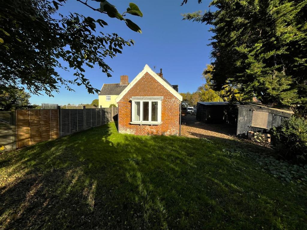 Rear garden.JPG